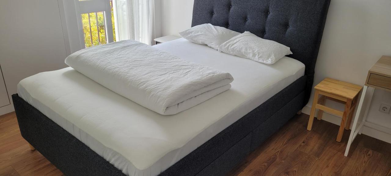 Comfy Room Near Metro & Airport Lisboa Стая снимка